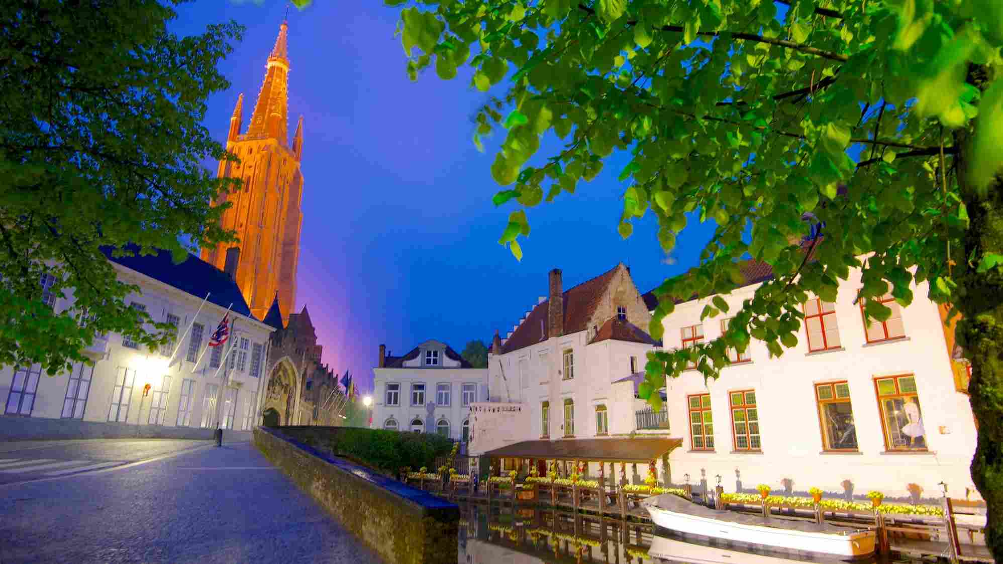 Kota Bruges dan Pesona Kanalnya yang Cantik di Eropa Barat