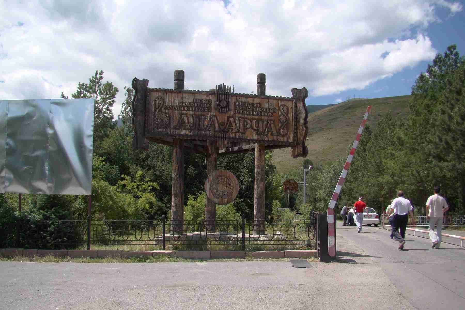 Ala-Archa National Park, Destinasi Hiking Favorit di Kyrgyzstan